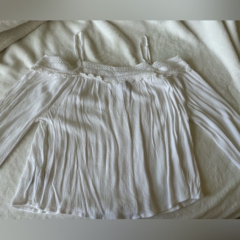 3/$20 Swell off the shoulder white top